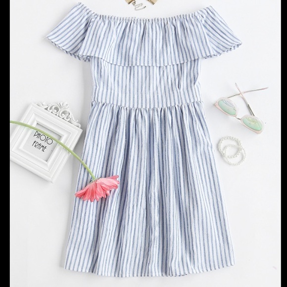 ROMWE Dresses & Skirts - layered stripe open back smock dress